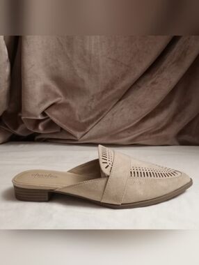 CHARLES - CHARLES DAVID Tan Laser Cut Suede Pointed Toe Mul…
